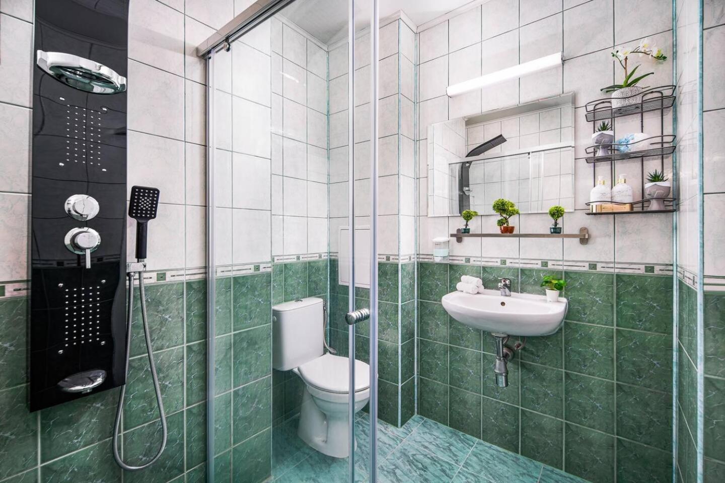 Free Parking & Parliament Is 1 Step Away! Apartment โซเฟีย ภายนอก รูปภาพ
